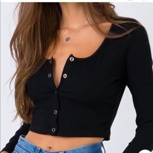 Princess Polly Black Cropped Long-Sleeve Shirt with Buttons. Size US 6.